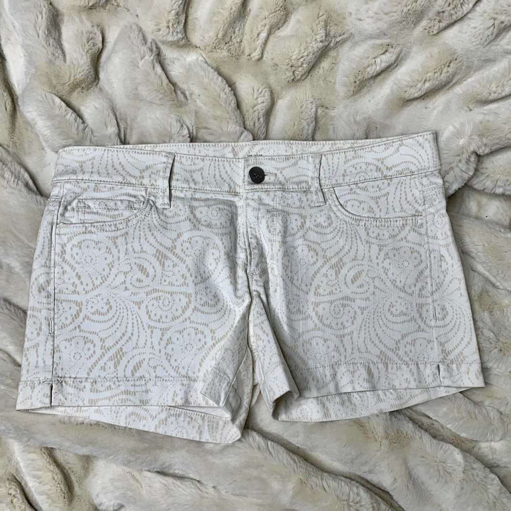 Ann Taylor LOFT Ivory Khaki Paisley Print Stretch Jean Shorts Sz 27/4